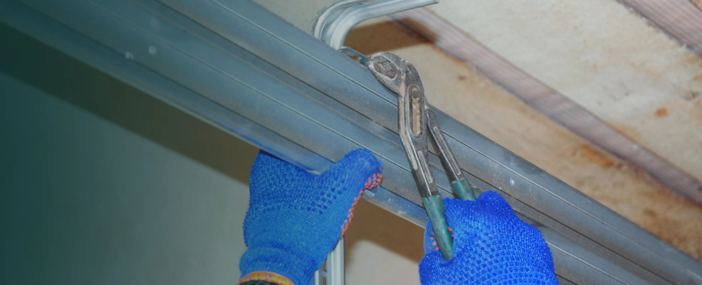 contractor-repair-house-garage-door-opener-system-houston-tx